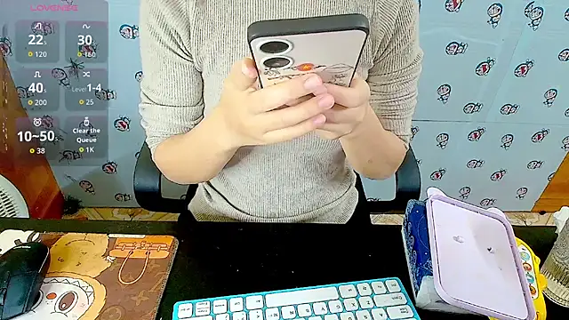   Saphia   online show from 12/17/25, 12:49