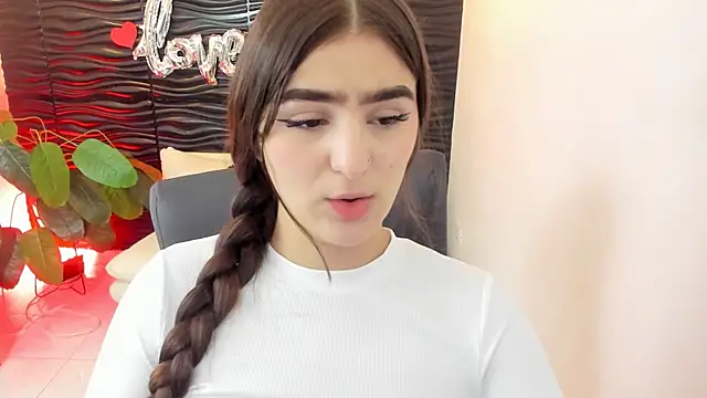 sofia 44 online show from 09/20/25, 12:50