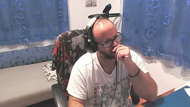 ravingr4d4 online show from 10/02/25, 10:28