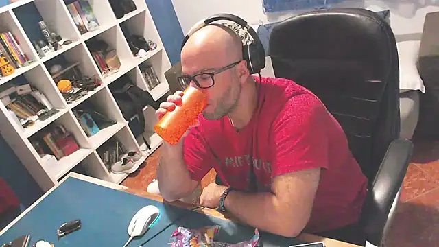 ravingr4d4 online show from 10/13/25, 10:10