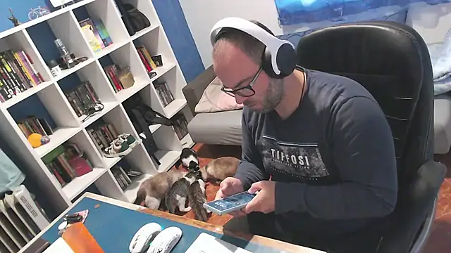 ravingr4d4 online show from 11/11/25, 09:20