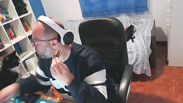 ravingr4d4 online show from 02/09/26, 02:10