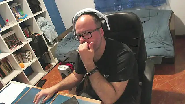 ravingr4d4 online show from 03/31/26, 08:42