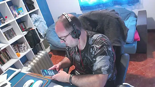 ravingr4d4 online show from 04/01/26, 08:48