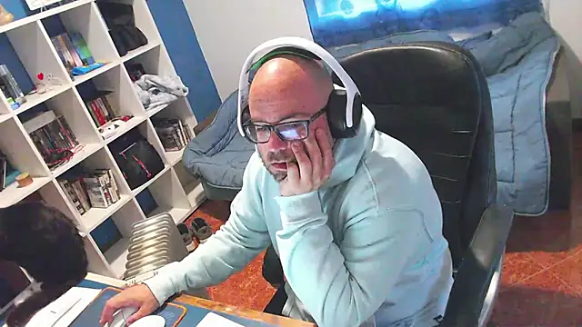 ravingr4d4 online show from 04/13/26, 07:58