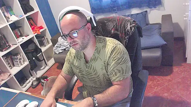 ravingr4d4 online show from 05/26/26, 09:49