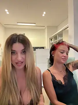 Snapshot of RoxxyDallas chatting on 09/22/25, 07:05 RoxxyDallas online show from 09/22/25, 07:05