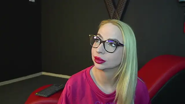 Snapshot of CelineConner chatting on 02/28/25, 05:26 CelineConner online show from 02/28/25, 05:26