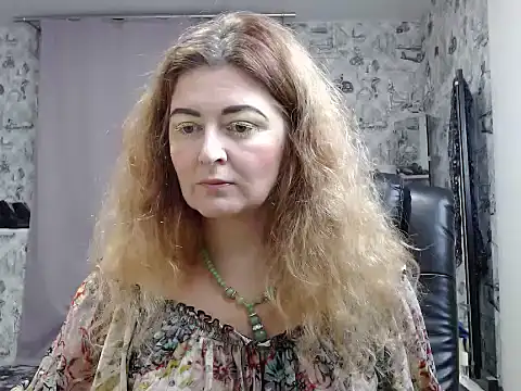 Snapshot of Helen1974 chatting on 12/04/24, 08:51 Helen1974 online show from 12/04/24, 08:51