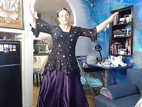 Snapshot of Helen1974 chatting on 12/17/24, 08:21 Helen1974 online show from 12/17/24, 08:21