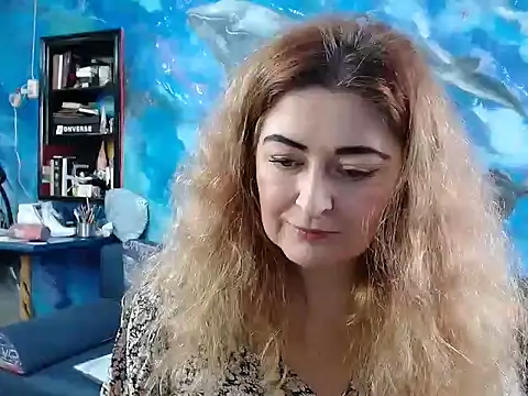 Snapshot of Helen1974 chatting on 12/20/24, 11:21 Helen1974 online show from 12/20/24, 11:21