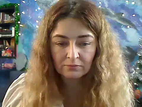 Snapshot of Helen1974 chatting on 12/23/24, 06:16 Helen1974 online show from 12/23/24, 06:16