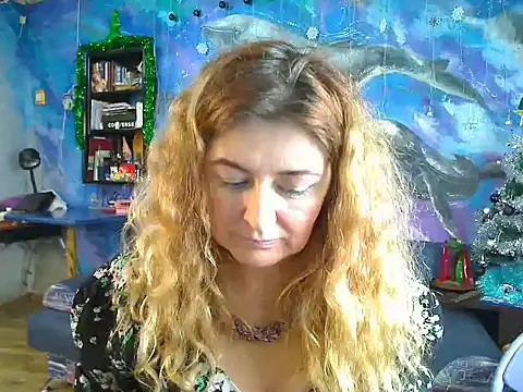 Snapshot of Helen1974 chatting on 01/05/25, 02:38 Helen1974 online show from 01/05/25, 02:38