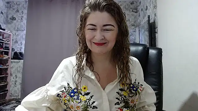 Snapshot of Helen1974 chatting on 01/19/25, 08:18 Helen1974 online show from 01/19/25, 08:18