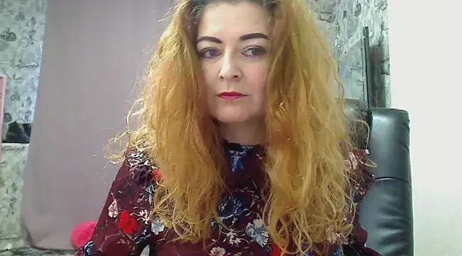 Snapshot of Helen1974 chatting on 01/21/25, 10:30 Helen1974 online show from 01/21/25, 10:30