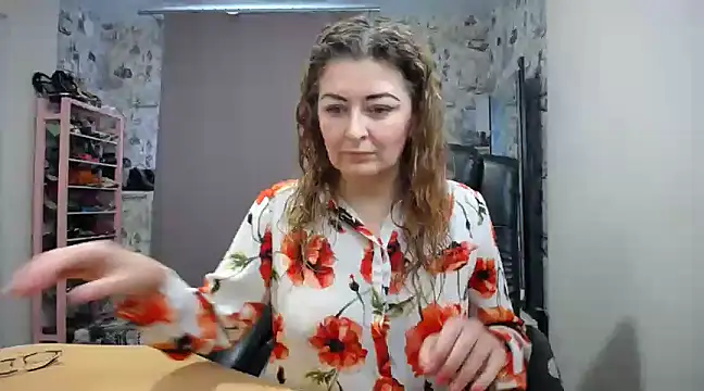 Snapshot of Helen1974 chatting on 02/17/25, 07:04 Helen1974 online show from 02/17/25, 07:04