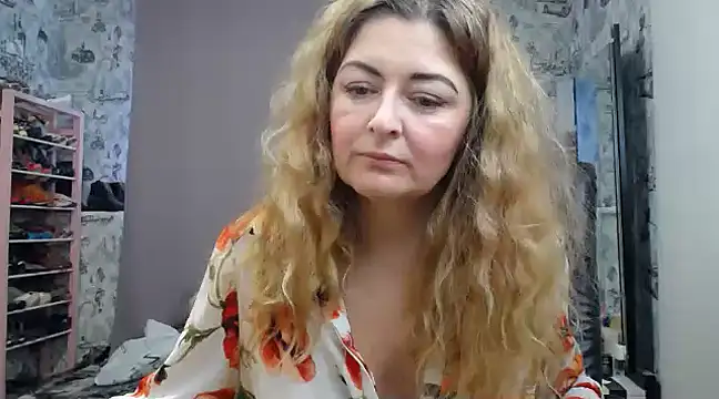 Snapshot of Helen1974 chatting on 02/17/25, 10:07 Helen1974 online show from 02/17/25, 10:07