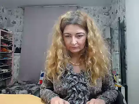 Snapshot of Helen1974 chatting on 03/03/25, 07:39 Helen1974 online show from 03/03/25, 07:39