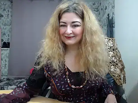 Snapshot of Helen1974 chatting on 03/11/25, 03:45 Helen1974 online show from 03/11/25, 03:45
