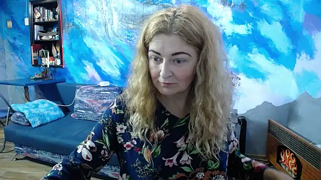 Snapshot of Helen1974 chatting on 09/14/25, 02:05 Helen1974 online show from 09/14/25, 02:05