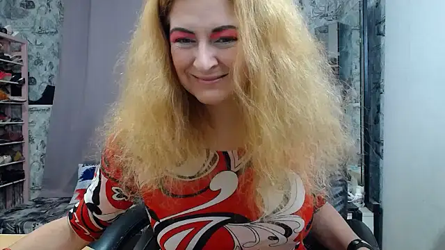 Snapshot of Helen1974 chatting on 12/02/25, 01:50 Helen1974 online show from 12/02/25, 01:50