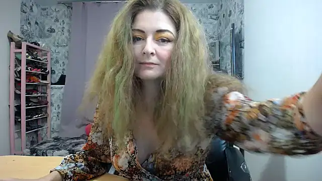 Snapshot of Helen1974 chatting on 01/11/26, 07:30 Helen1974 online show from 01/11/26, 07:30