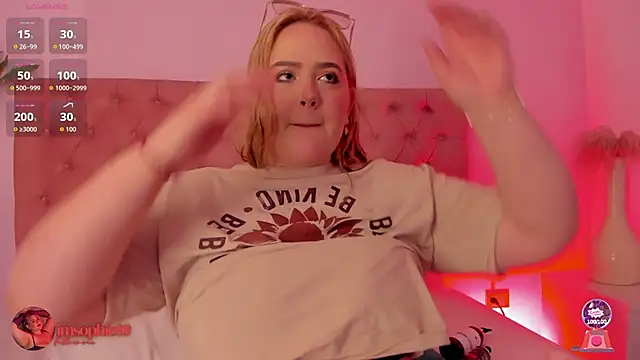 Snapshot of sophiarossee_ chatting on 09/10/25, 12:05 sophiarossee online show from 09/10/25, 12:05