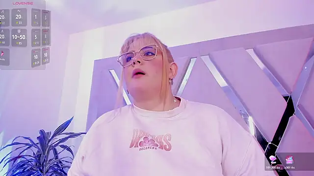 Snapshot of sophiarossee_ chatting on 02/13/26, 01:29 sophiarossee online show from 02/13/26, 01:29