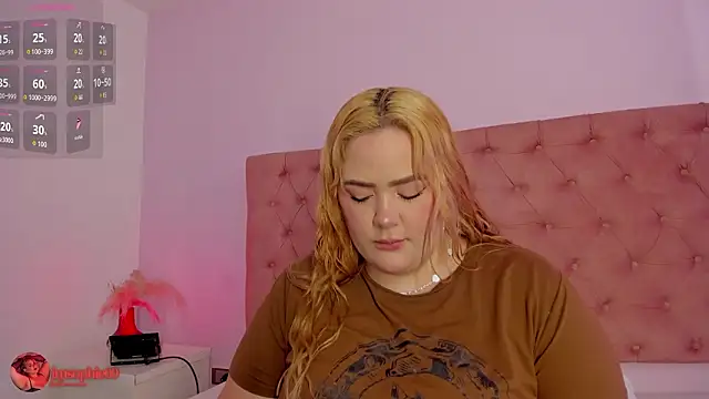 Snapshot of sophiarossee_ chatting on 03/04/26, 12:55 sophiarossee online show from 03/04/26, 12:55