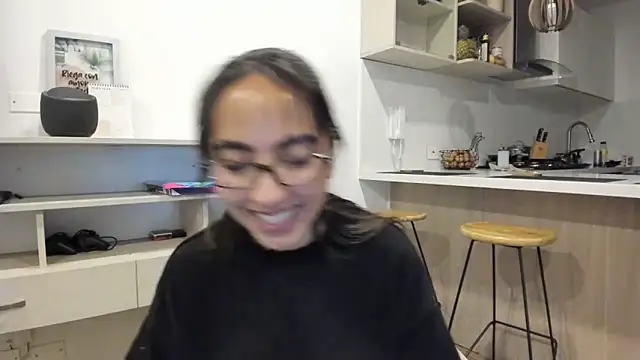 Sophi  a online show from 02/06/26, 02:49