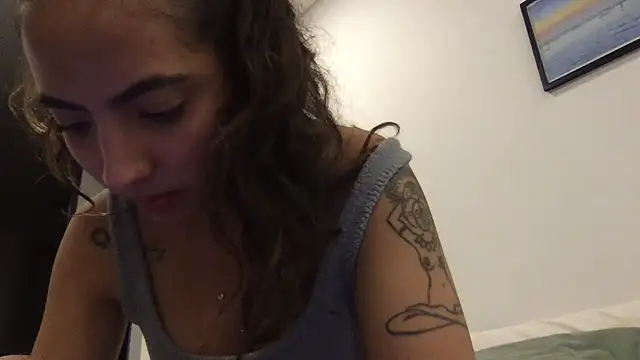 Snapshot of Sophi__a chatting on 03/27/26, 12:38 Sophi a online show from 03/27/26, 12:38