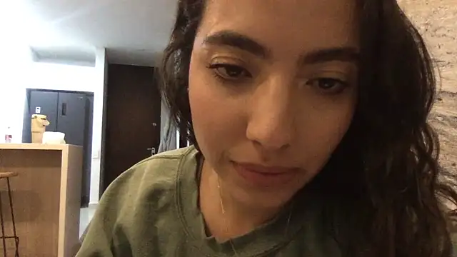 Snapshot of Sophi__a chatting on 04/06/26, 11:38 Sophi a online show from 04/06/26, 11:38