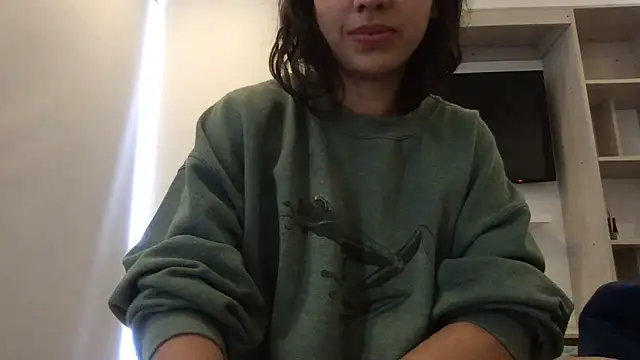 Snapshot of Sophi__a chatting on 04/18/26, 06:23 Sophi a online show from 04/18/26, 06:23