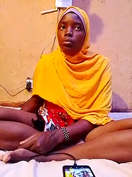 cute naimah online show from 11/02/25, 10:01