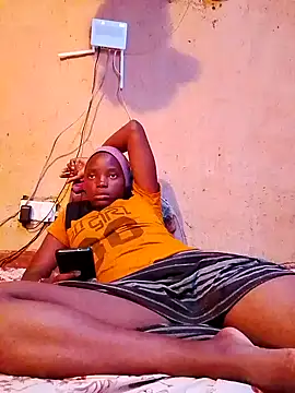 cute naimah online show from 11/17/25, 05:19