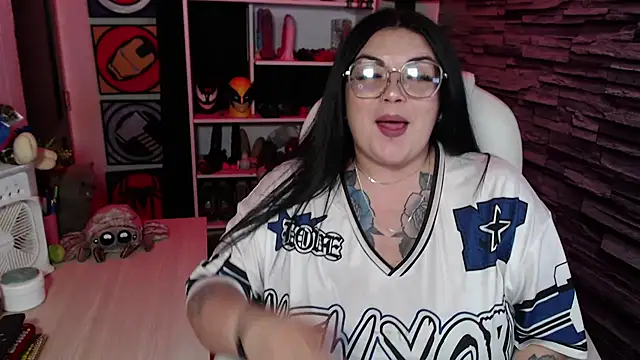 Snapshot of juliette_rd chatting on 06/19/26, 06:23 juliette rd online show from 06/19/26, 06:23