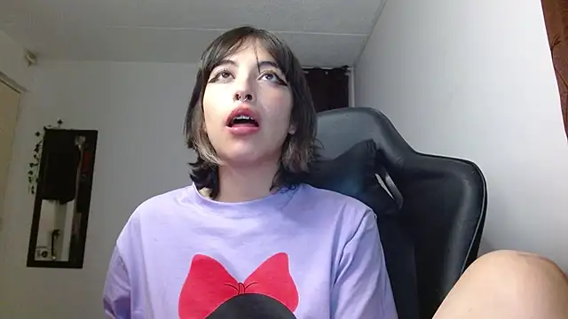 liisaxxx online show from 12/24/24, 10:01