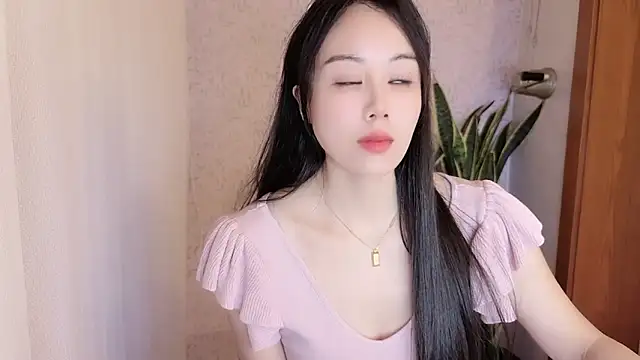 Snapshot of XIAOYU-a chatting on 10/15/25, 02:06 XIAOYU-a online show from 10/15/25, 02:06