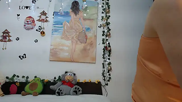 Snapshot of malusexy33 chatting on 12/16/24, 05:06 malusexy33 online show from 12/16/24, 05:06