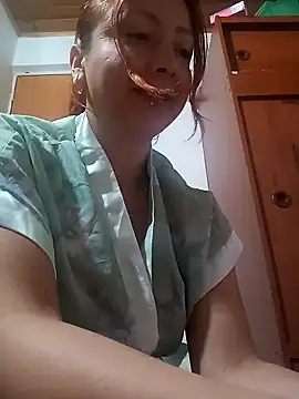 Snapshot of malusexy33 chatting on 02/14/25, 04:26 malusexy33 online show from 02/14/25, 04:26