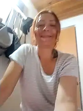 Snapshot of malusexy33 chatting on 02/22/25, 04:40 malusexy33 online show from 02/22/25, 04:40