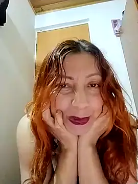 Snapshot of malusexy33 chatting on 03/05/25, 03:18 malusexy33 online show from 03/05/25, 03:18