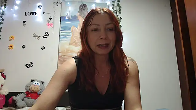 Snapshot of malusexy33 chatting on 03/21/25, 04:49 malusexy33 online show from 03/21/25, 04:49