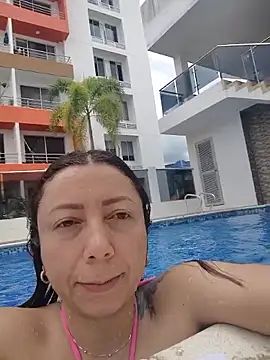 Snapshot of malusexy33 chatting on 09/26/25, 04:00 malusexy33 online show from 09/26/25, 04:00