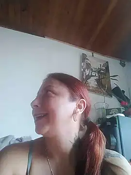 Snapshot of malusexy33 chatting on 11/10/25, 05:45 malusexy33 online show from 11/10/25, 05:45