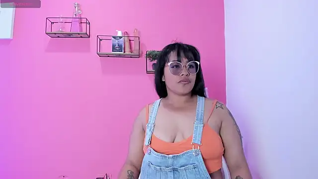 Snapshot of Tita_dirty chatting on 01/30/25, 02:15 Tita dirty online show from 01/30/25, 02:15