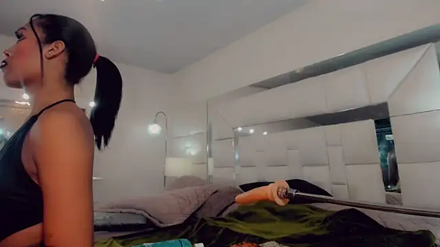  ChanellR  online show from 03/14/25, 11:45