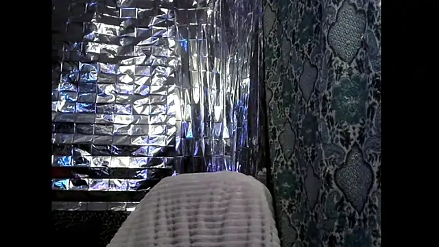 wLESLYMOSw online show from 02/01/26, 07:34