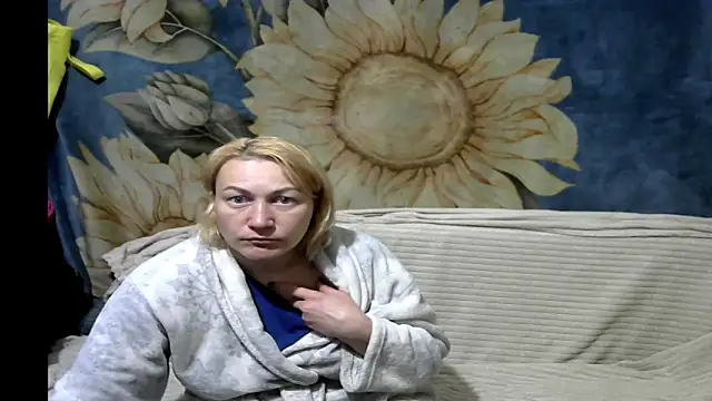 wLESLYMOSw online show from 04/08/26, 11:54