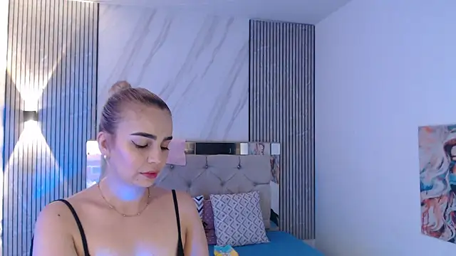 ashley  tylor online show from 04/15/26, 03:02